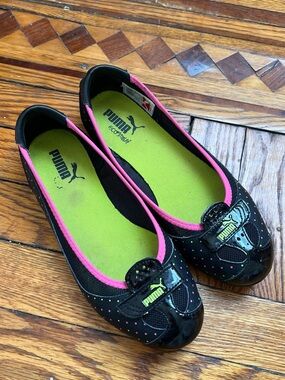 Vintage Puma Black Flats with Pink Trim Polka Dots and Lime Insole